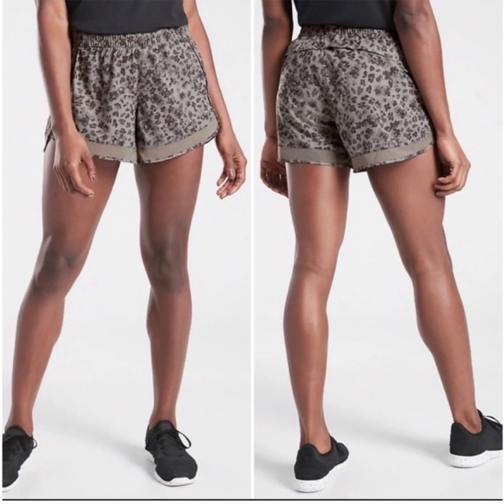 Athleta Printed Mesh Racer Run Mid-rise Lined Short Grey Animal/Leopard XL